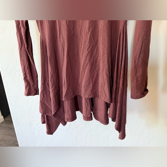 Peruvian Connection|Women's Burgundy|Brown Long Sleeve Top with layered ruffles• - Picture 4 of 10